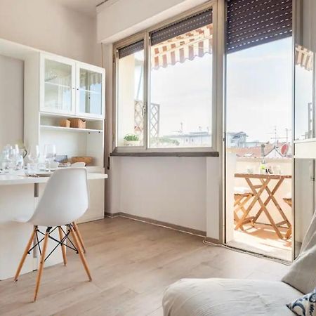 Seaside Apt Private Parking And Near The Beach Viareggio Exterior foto